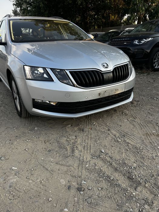 Ușă stânga față Skoda Octavia 3 Facelift