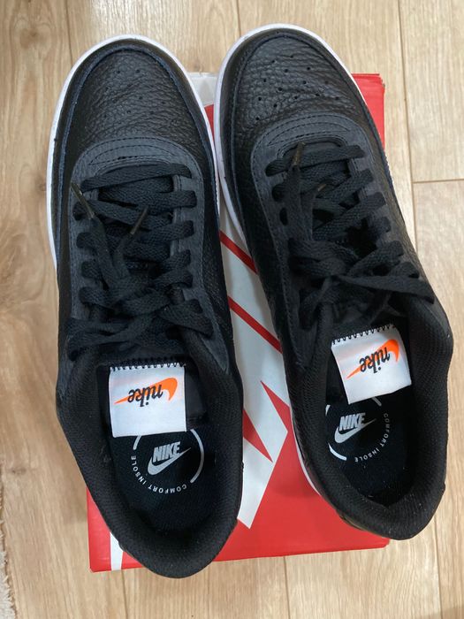 Нови оригинални дамски обувки Nike