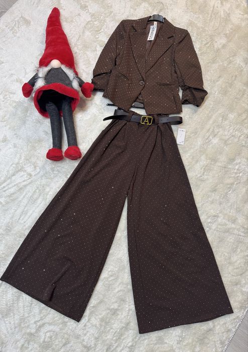 Дамски елегантни комплекти