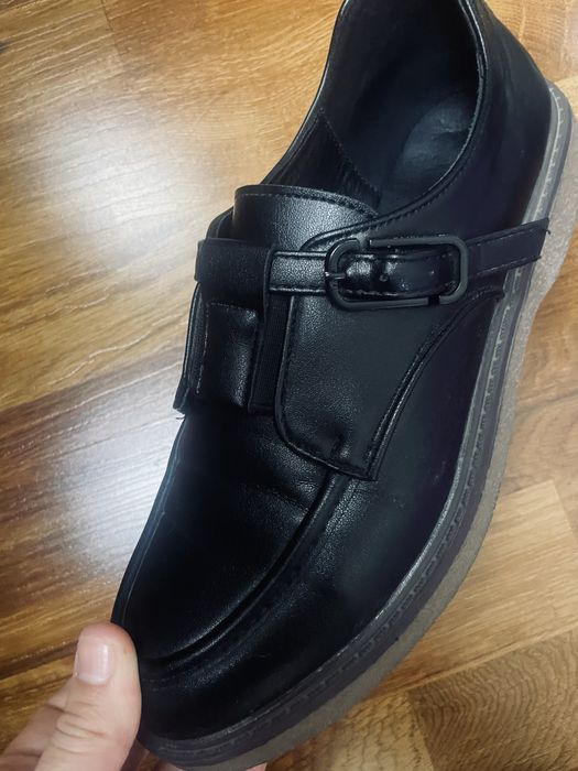 Женские туфли, кожаные.