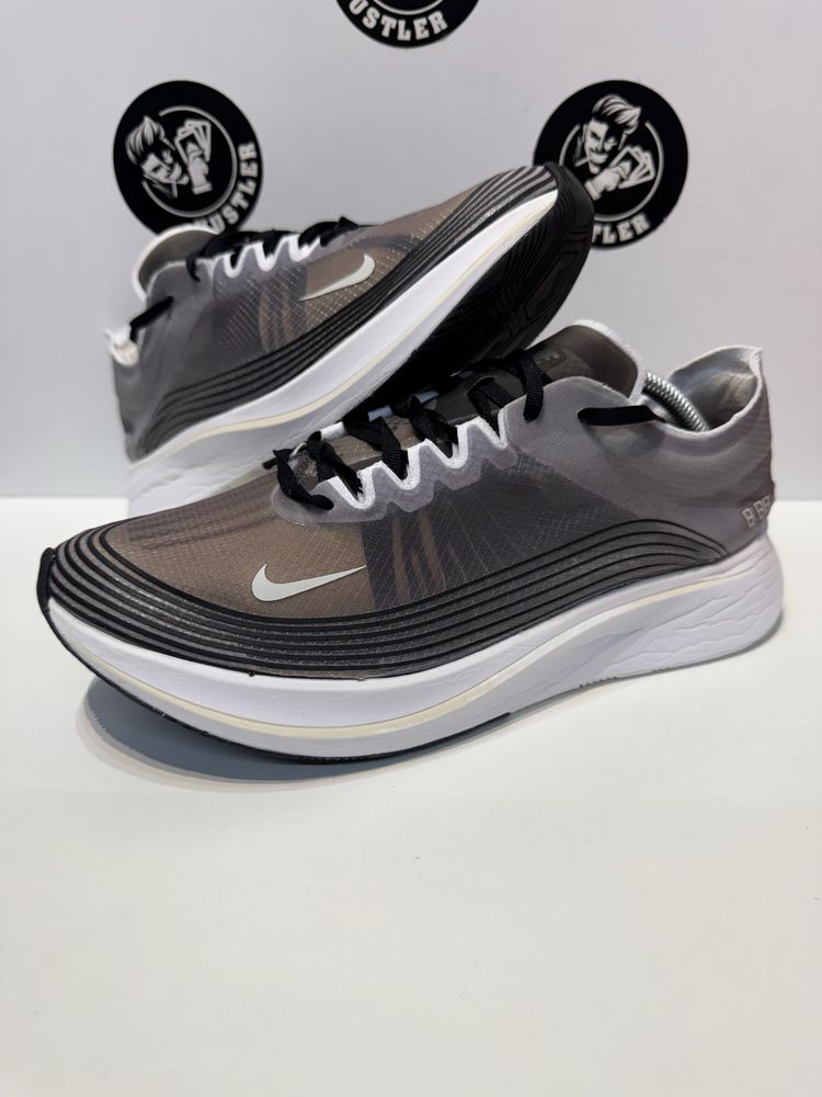 Маратонки NIKE ZOOM FLY .Номер 42.5