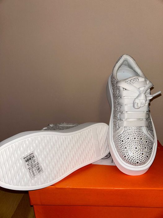 Дамски маратонки сребристи от обърната еко кожа