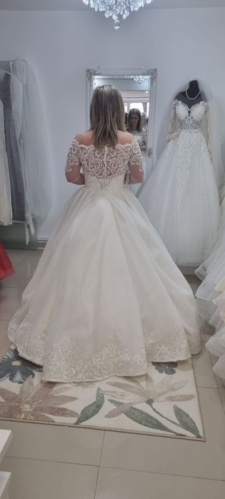 Vand rochie de mireasa