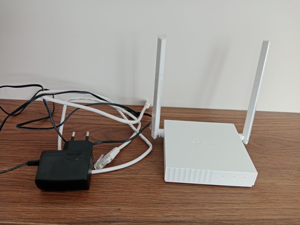 Модем для интернета 

Продаю модем TP-Link [модель, если известна]. В