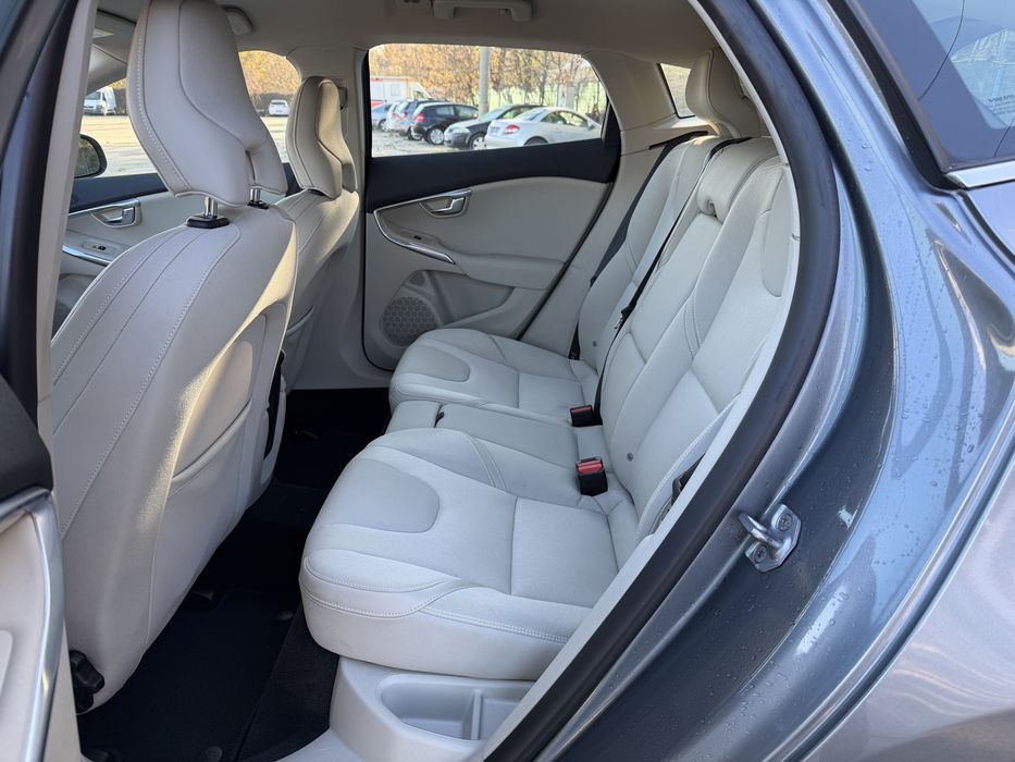 Volvo V40 - 2.0d 120Cp - impecabil, unic proprietar, km reali