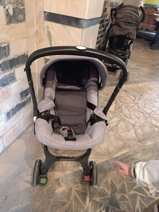 Коляска б/у в хорошем состоянии яа