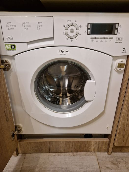 Вградена пералня Hotpoint Ariston 7кг с нов барабан