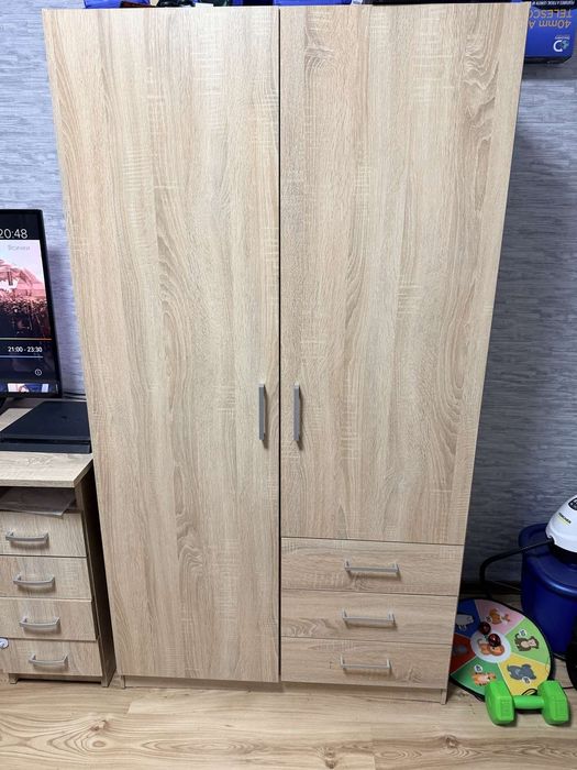 2 бр. гардердероби