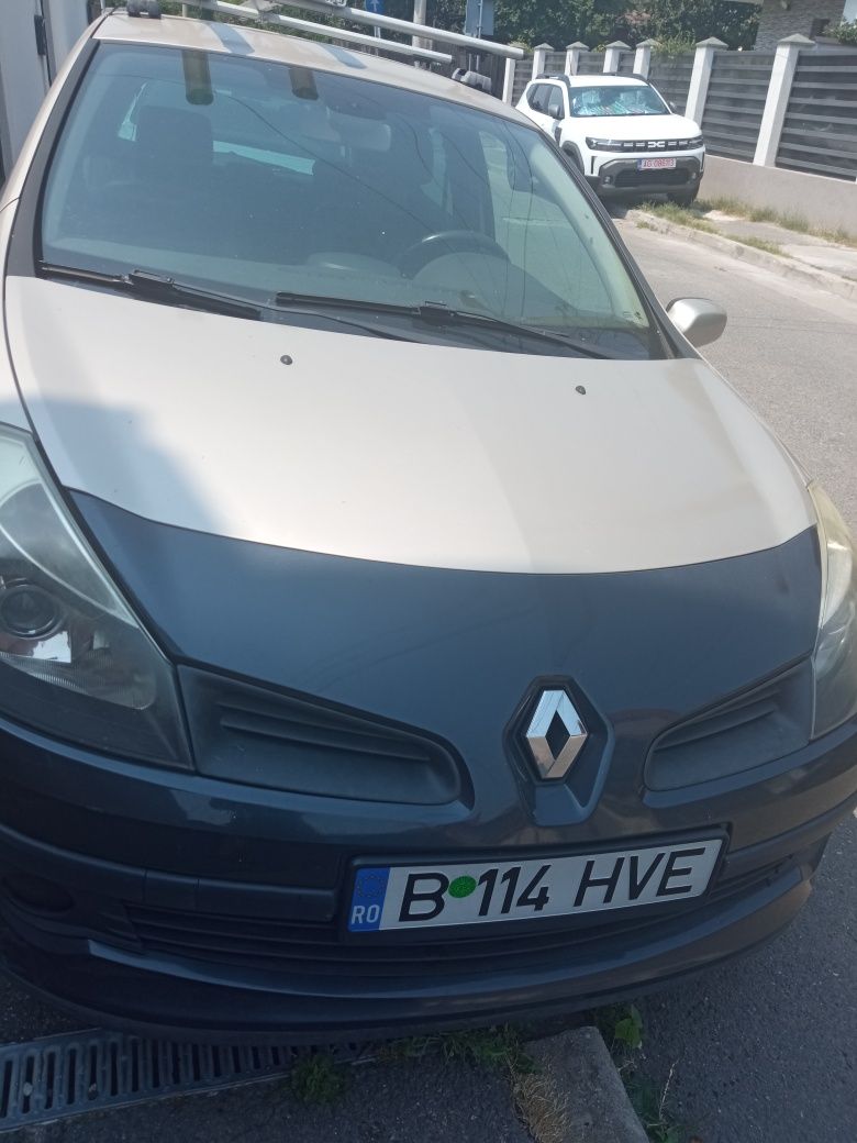 Vând Renault Clio