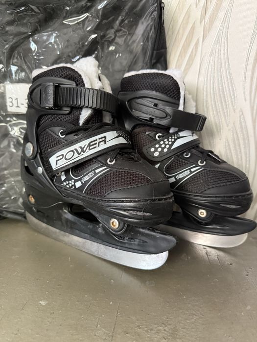 Продам детские коньки размер 31-34