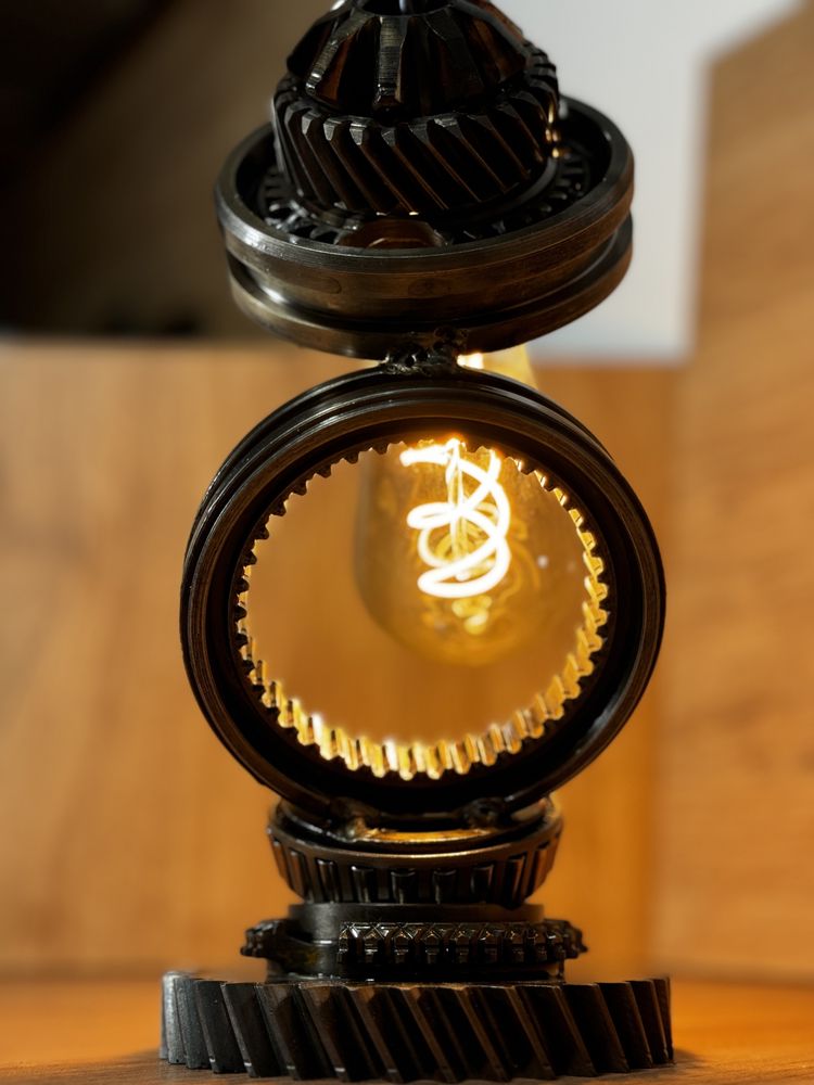 Настолна арт лампа