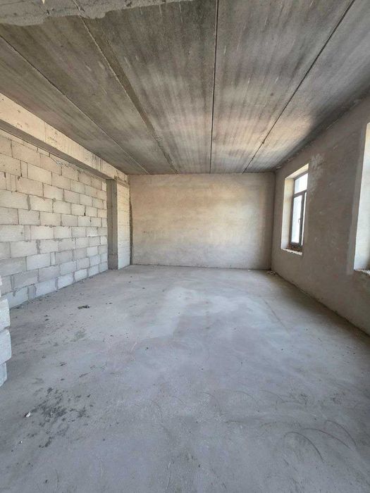 Продаётся 2х комн квартира на 1 этаже Ор-р Файзобод мечеть