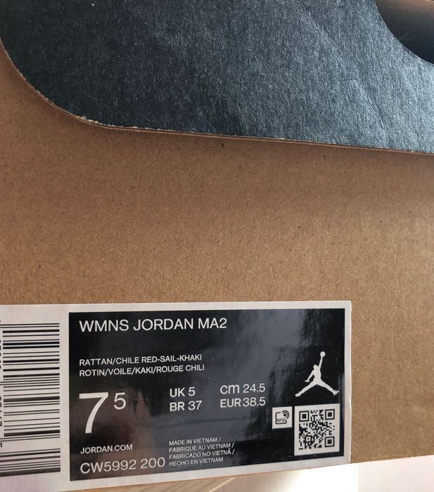 Vând Jordan MA2 WMNS