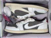 Air Jordan 1 Low Travis Scott Reverse Mocha - Size 42 EU