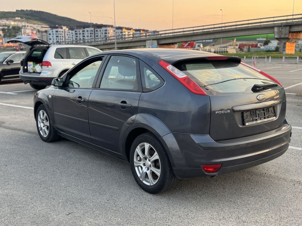 Ford focus mk2 1.6 benzina +gpl