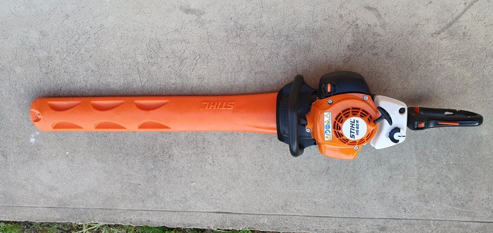 Foarfeca tuns gard viu .Stihl HS 82 R