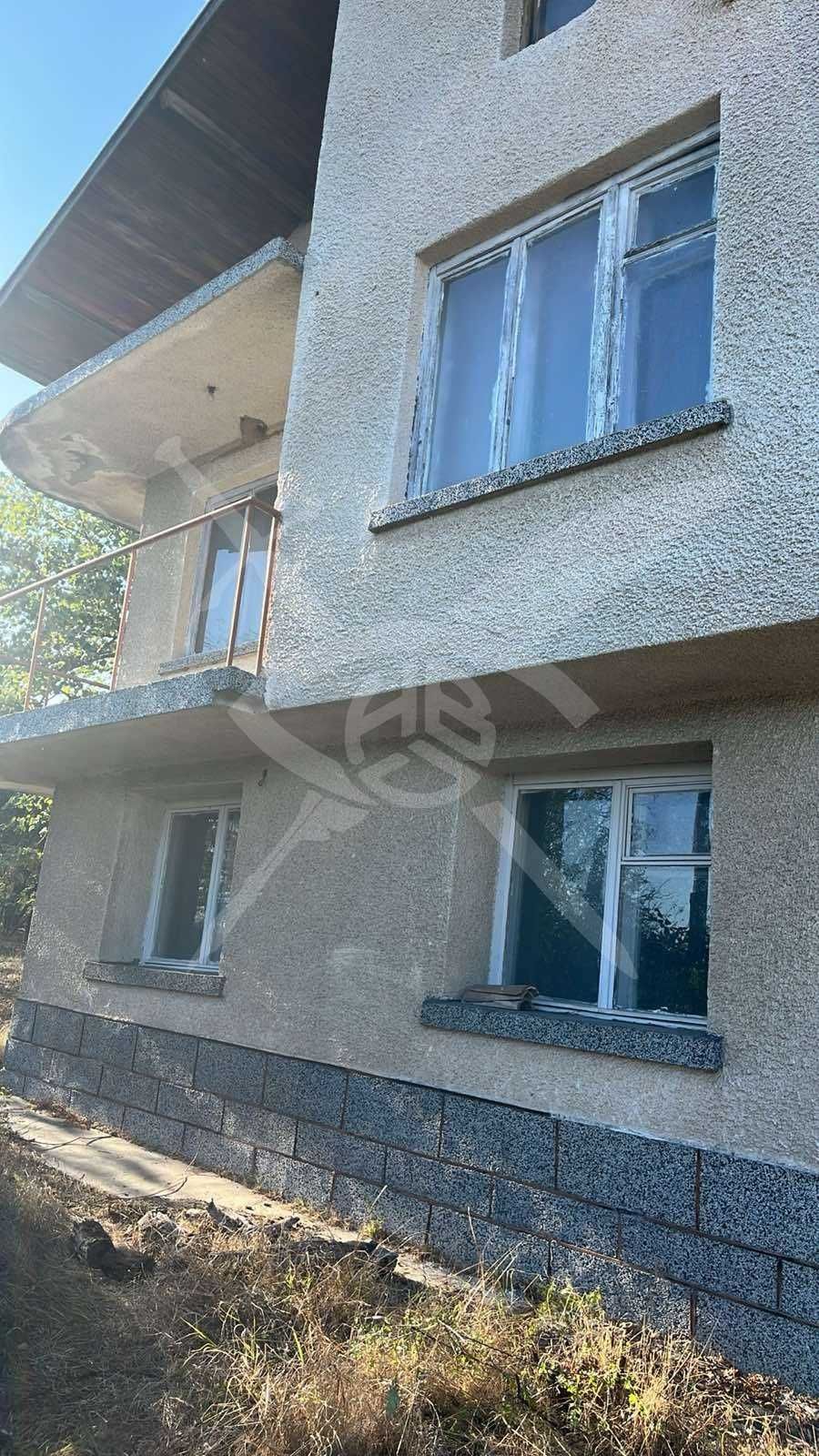 Триетажна къща в село Кръстевич 70144
