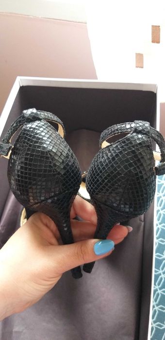 Sandale negre/Pantofi  decupati cu toc marimea 35