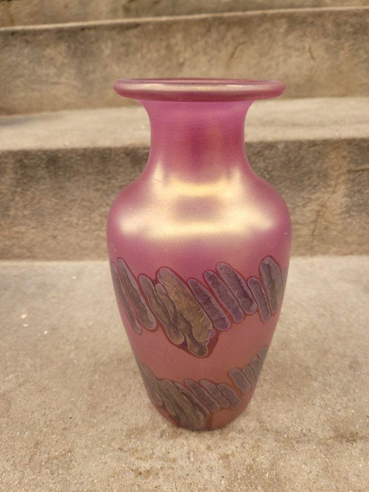 Vază din sticlă colorată