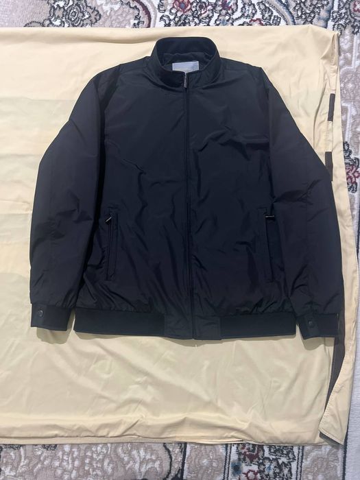 Кийилган калин куртка ва ветровкалар