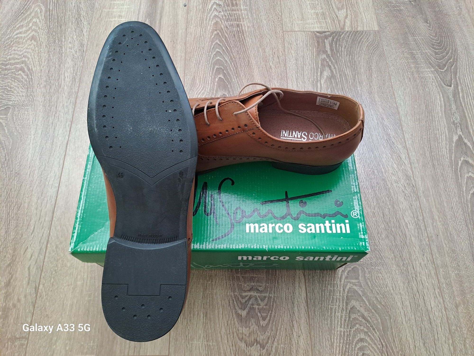 Vand pantofi noi din piele pentru bărbați brand Marco Santini.