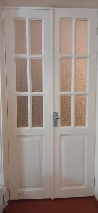 Eshik sotiladi 4ta bo bittasi 500mingdan kelishiladi holati yahshi