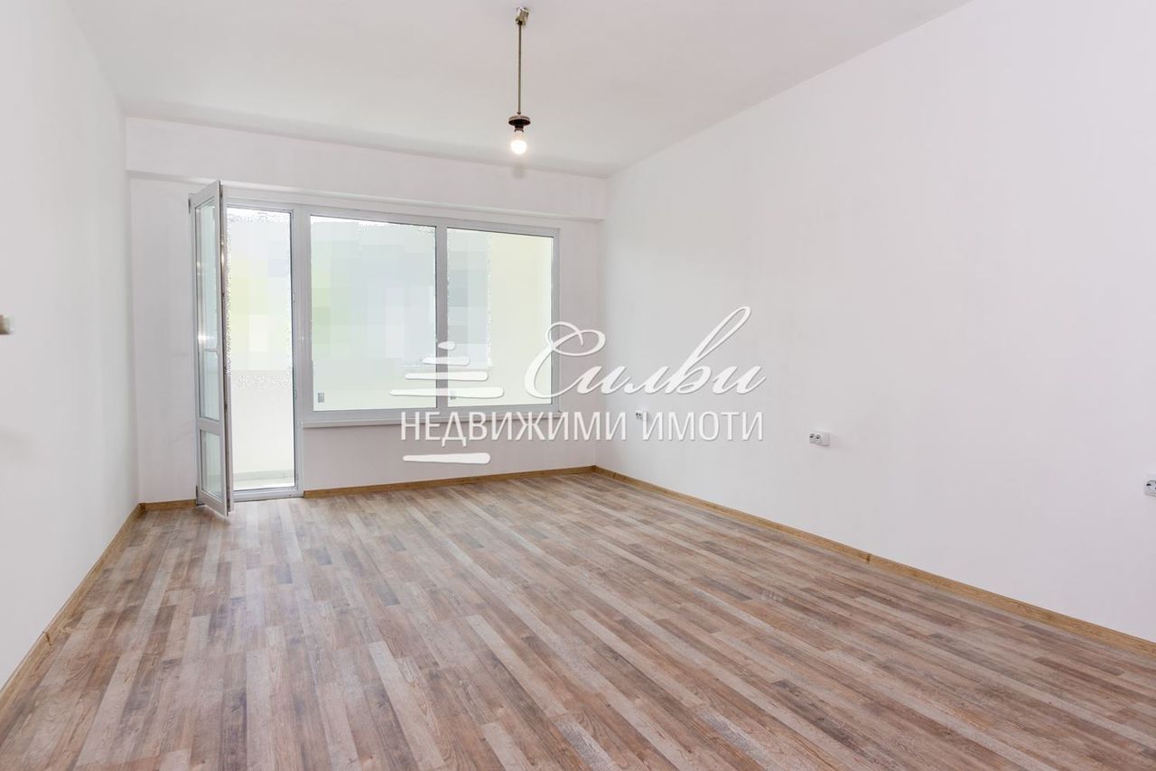 Продава се Двустаен апартамент в Шумен, Тракия - 60 кв.м за 1615 €/кв.м - Снимка #2
