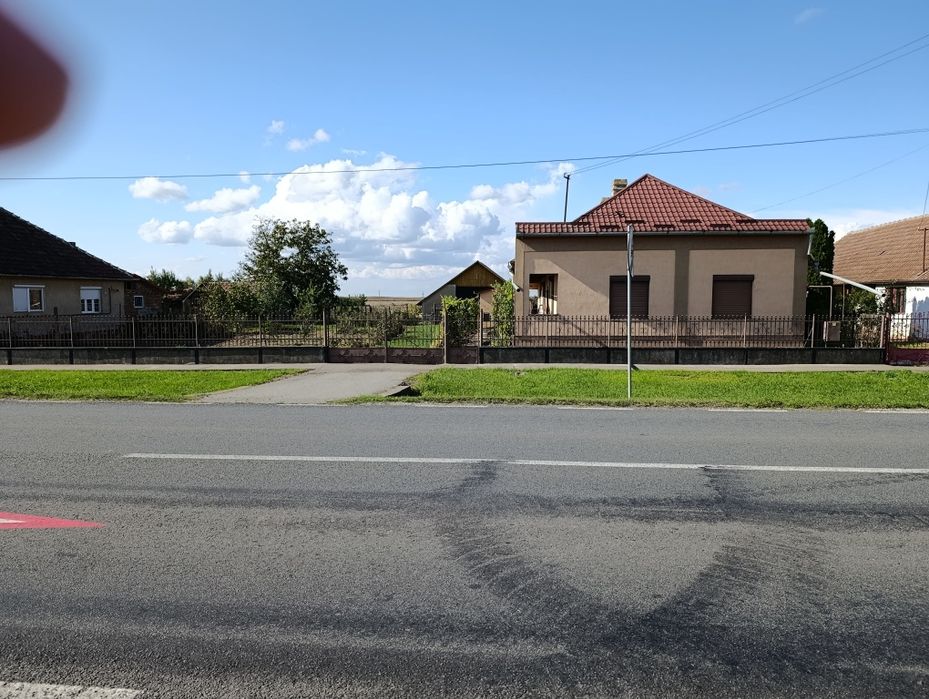 Casă de vânzare în comuna Petrești