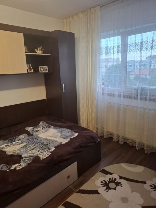 Vand apartament cu 2 camere