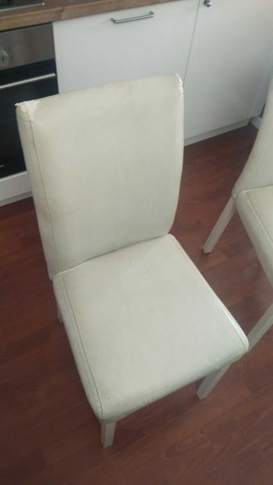 Стол кухонный и 4 стула