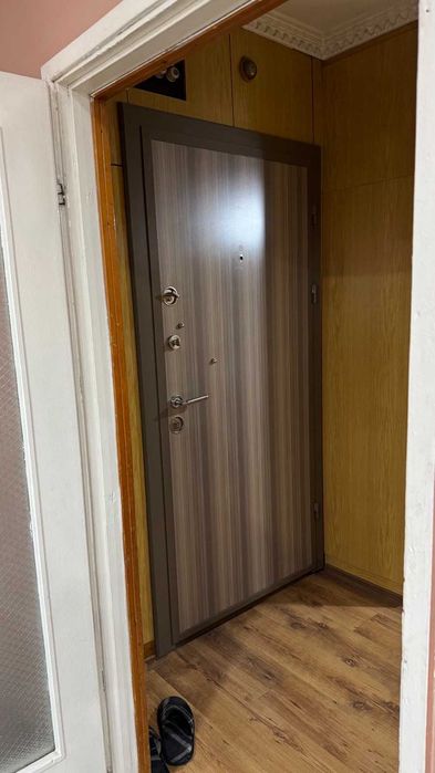 Четири стаен апартамент. Център