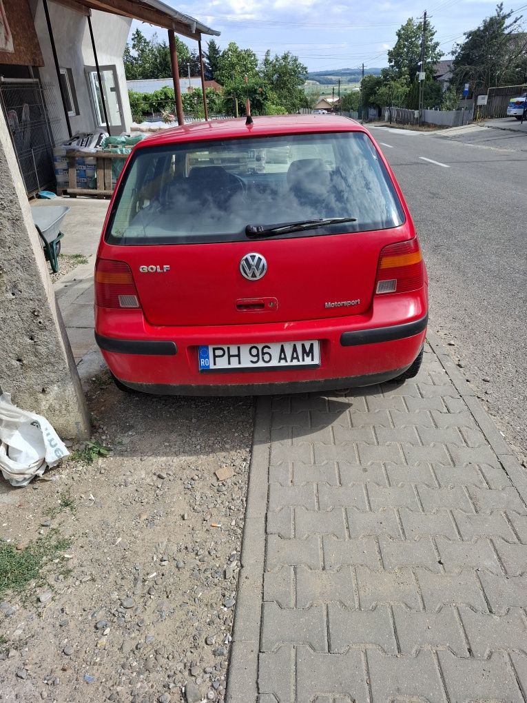Vând Golf 4 an fabricație 2000