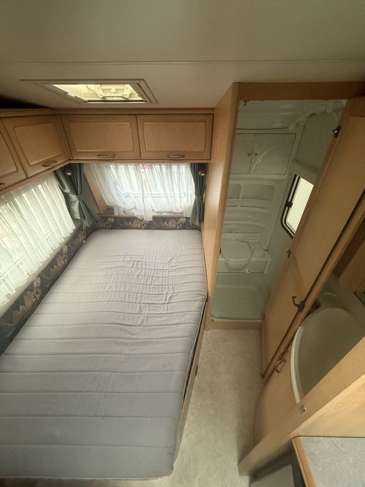 Rulota Hobby Exclusive 440,an 1998,4 pers,fransbed,cadita dus,dus