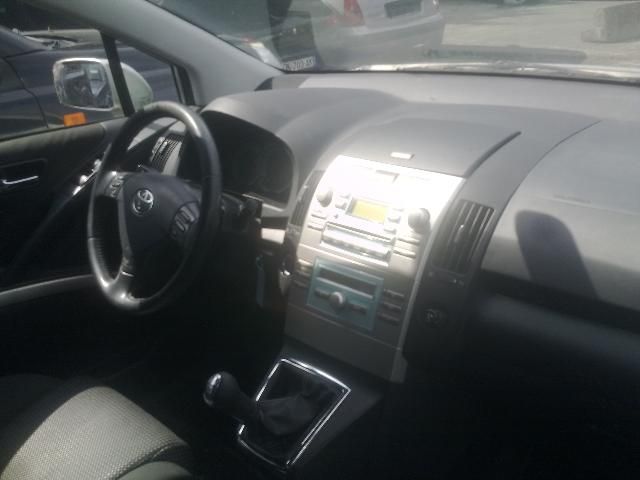 Toyota Corolla Verso 2.0/2.2 D4D 2007г. на части