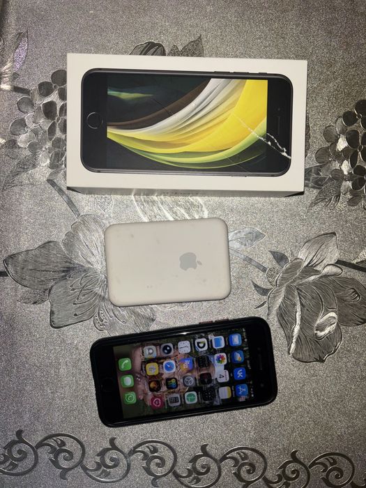 Продаёться Айфон SE2