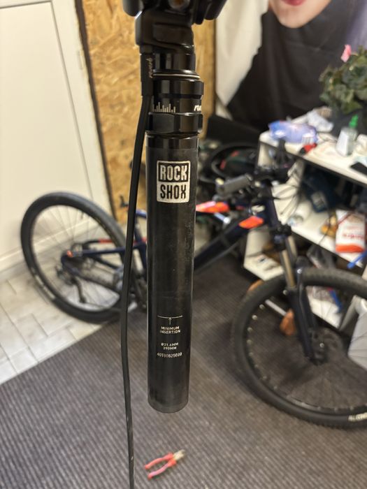 dropper post rockshox reverb