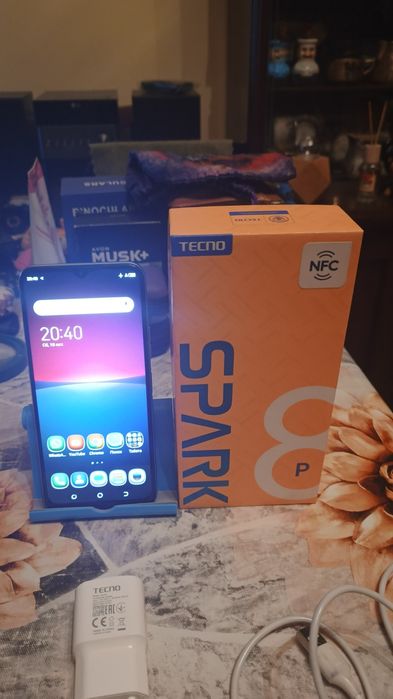 Смартфон - TECNO Spark 8P
