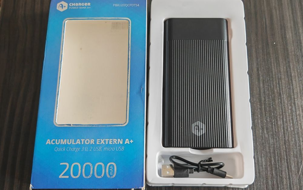 Acumulator extern A+ 20000mAh încărcare rapida QC3 2xUsB eMag ca NOU