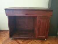 Старо дървено бюро
