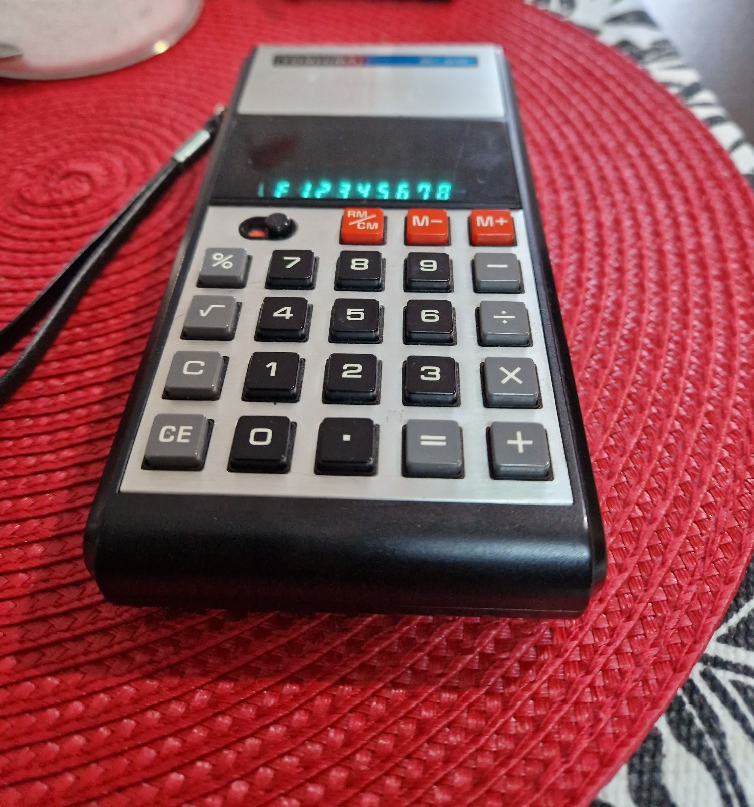 Calculator de birou. Toshiba BC-815.