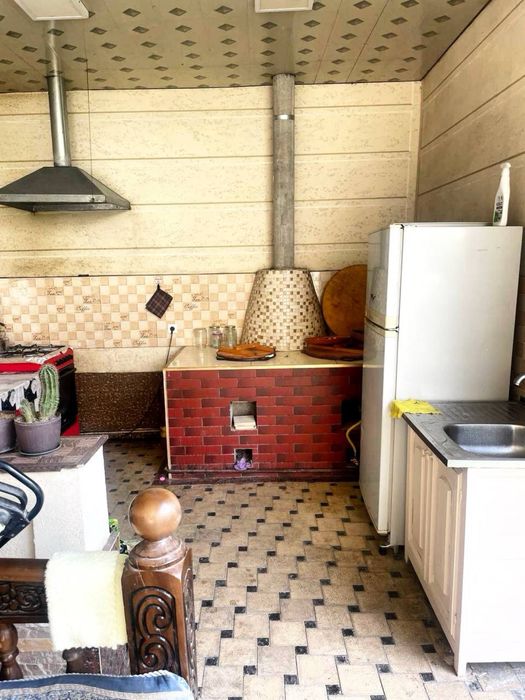 Uchaska xovli sotiladi Sergeli stroitelda 2,5 sotix 6 xona