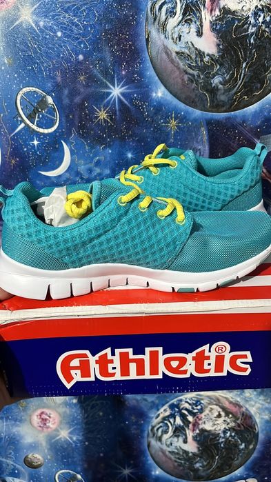 Кросовки женские