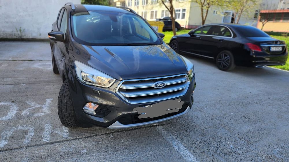 DE VÂNZARE FORD KUGA SUV .Motor 1.5,cai putere 150,