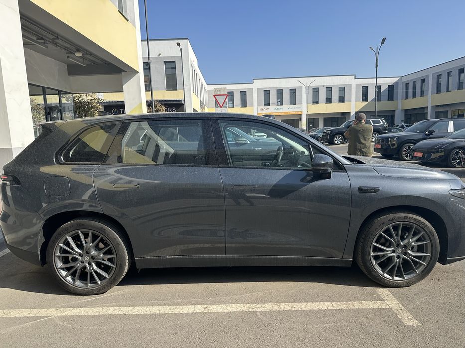 Leapmotor C 10 gibrit mokriga qora 11500km yurgan