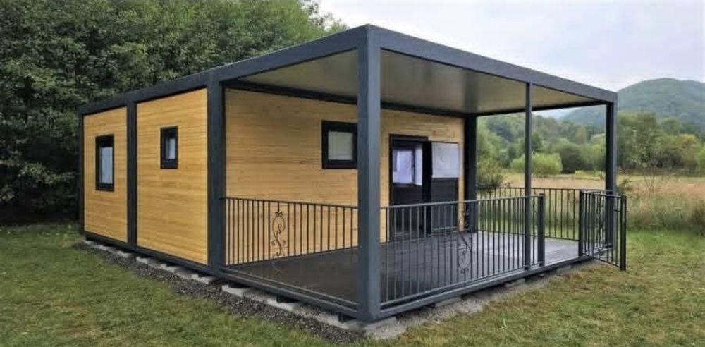 Vand containere pe structura metalica