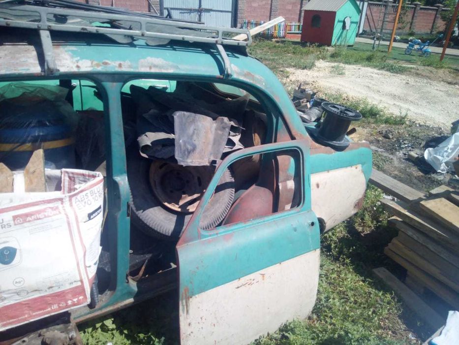 Кузов Москвич 402-403, без стекол на колесах. Продажа, обмен