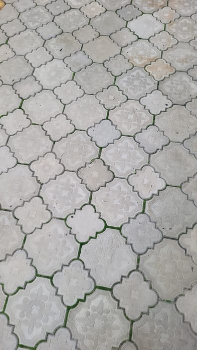 Lichidare. Pavele si borduri