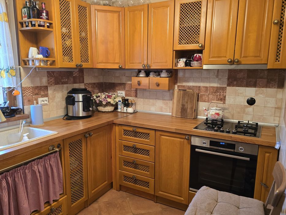 Продавам къща с. ЧУКОВЕЦ, област Перник