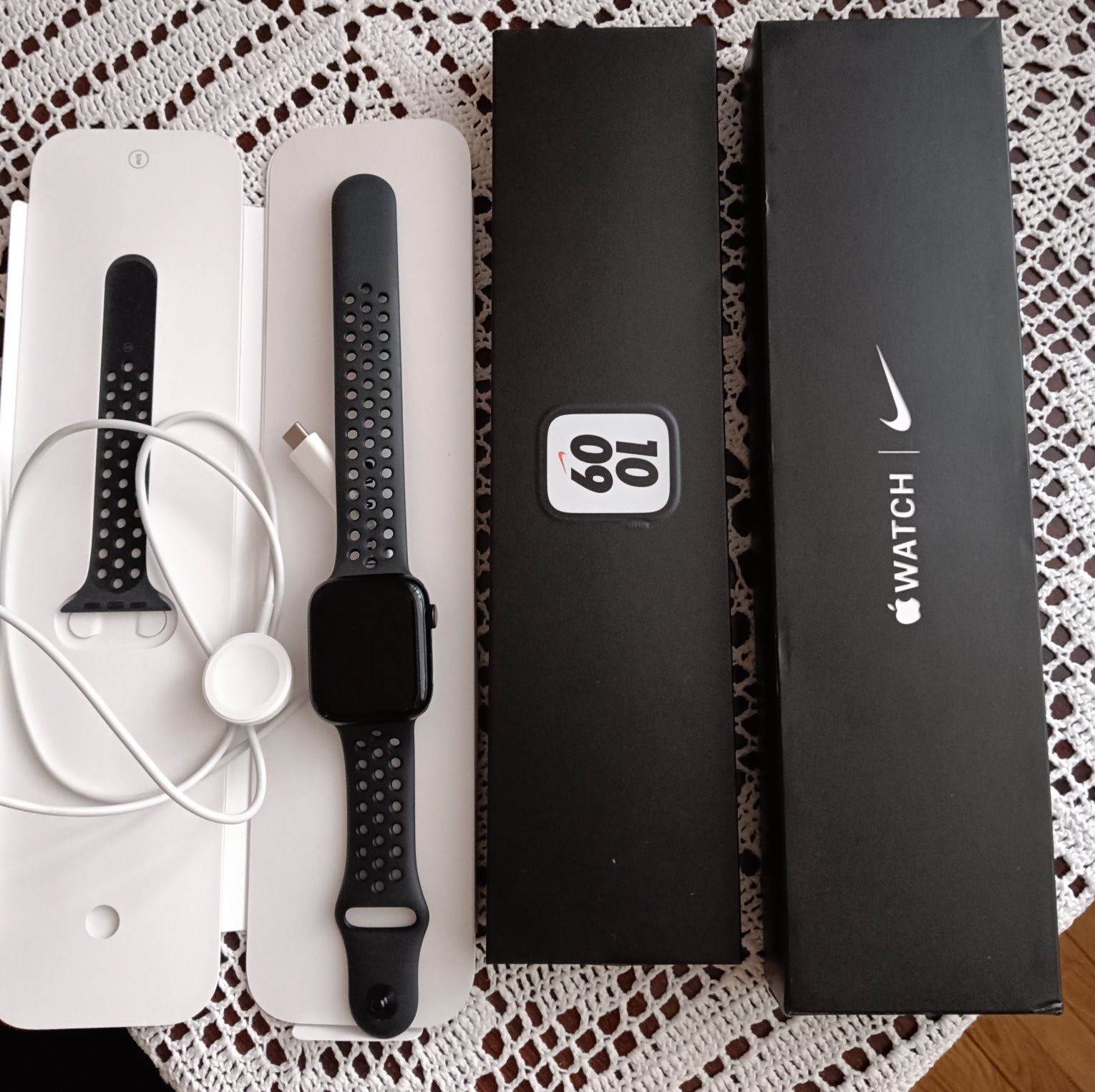 Apple Watch Nike Series 7 45 mm   Black Nike Sport Band