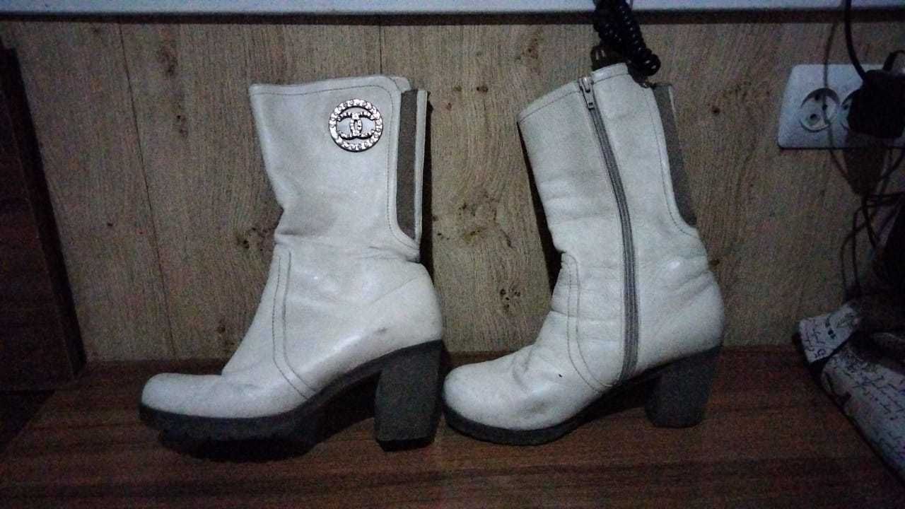Сапоги зимние, натуральная кожа, удобные, в очень хорошем состоянии.
